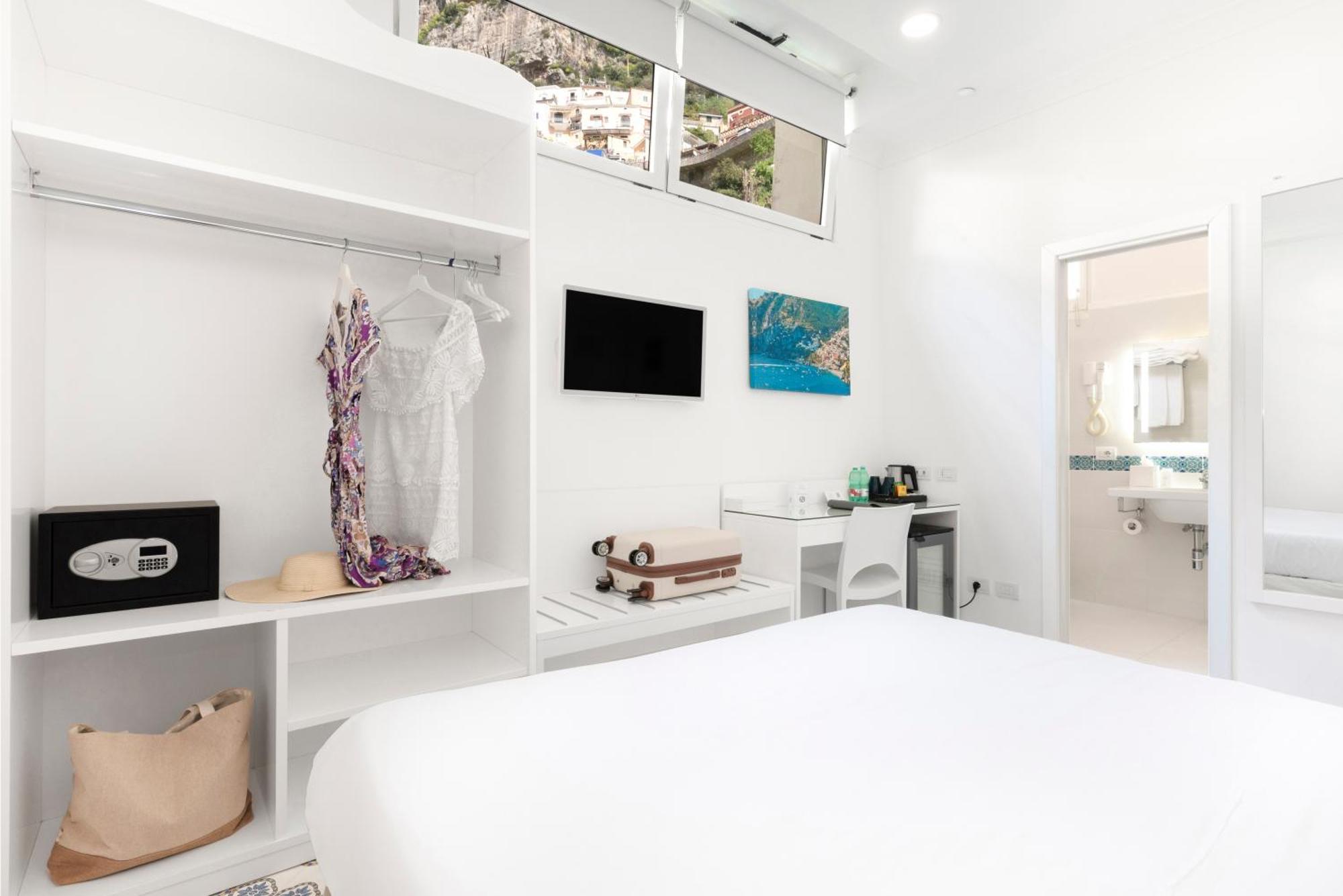 Bougainville Hotel 3*