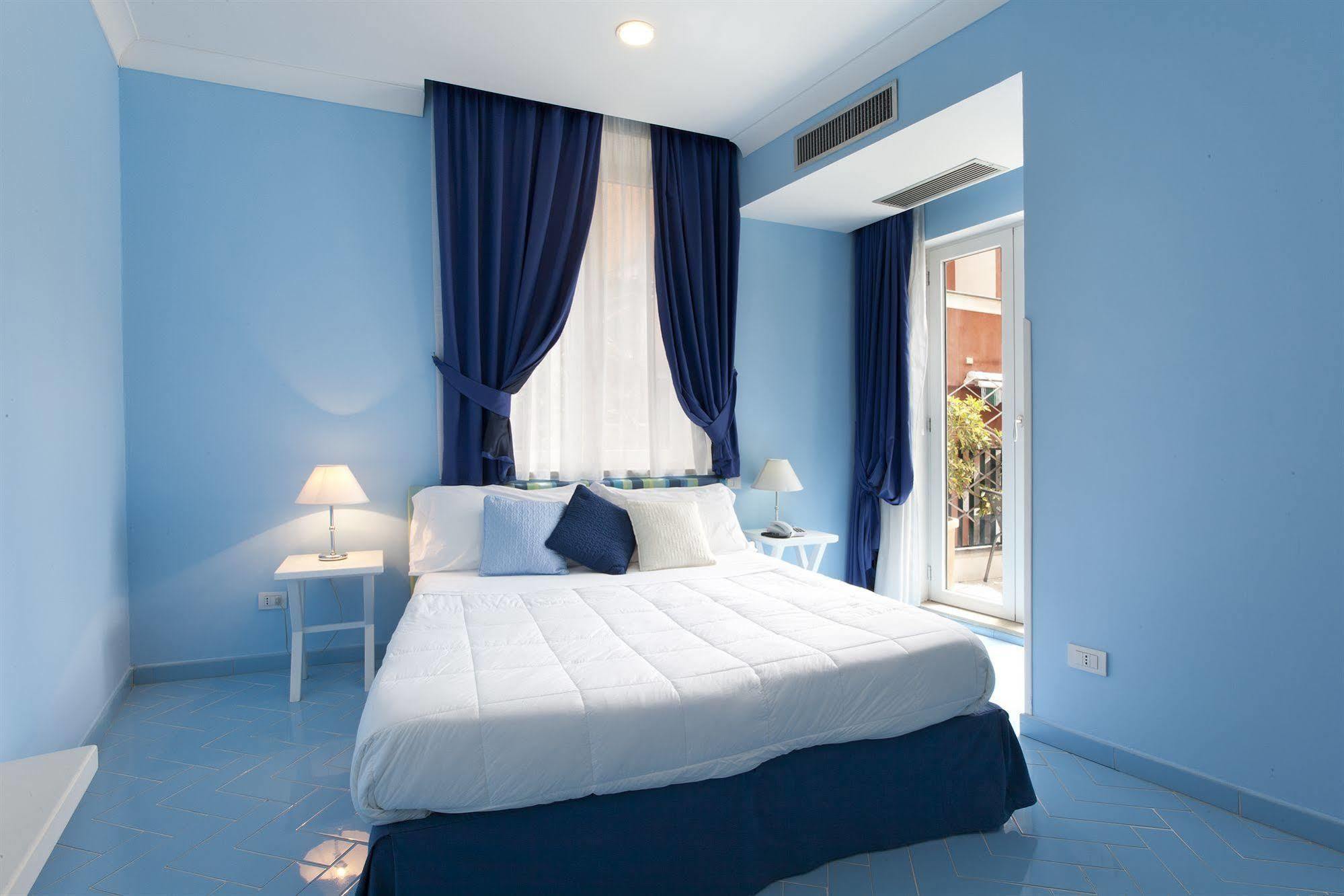 Bougainville Hotel 3*